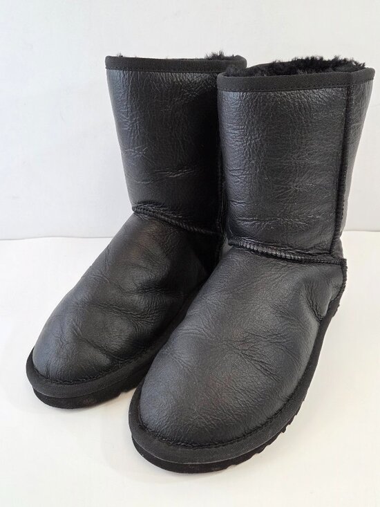 UGG Shoes - UGG Australia Triana Seaweed Boots Womens Size 6 Black Leather Shearling